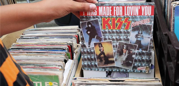 Disko v podaní rockových ikon: KISS prelomili bariéry hitom "I Was Made for Lovin' You"