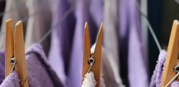 Keď sa suší prádlo v byte a para stúpa k stropu